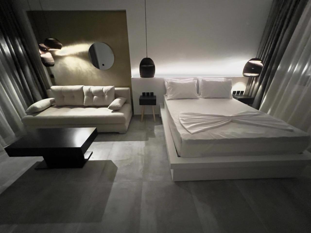 Eleonas Suites Sarti Ngoại thất bức ảnh